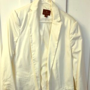 White worthington Blazer size 12. Worn once.
